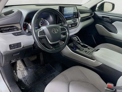 2022 Toyota Highlander LE