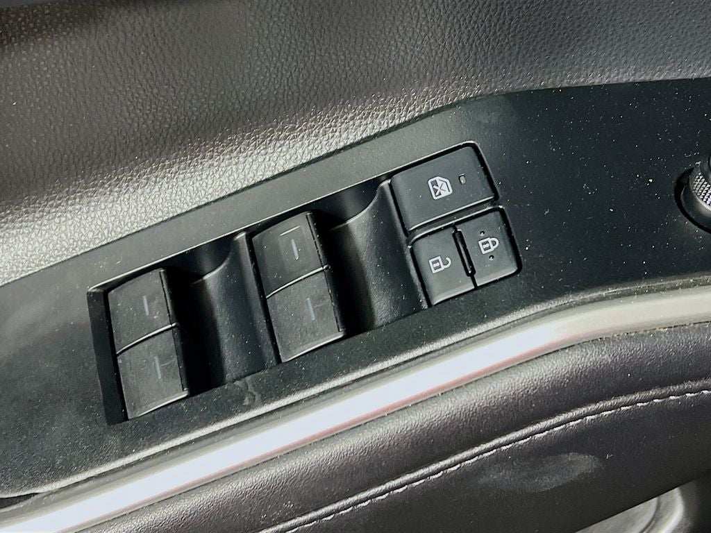 2020 Toyota Highlander LE