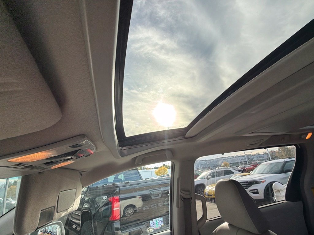 2014 Toyota Sienna Limited 7 Passenger