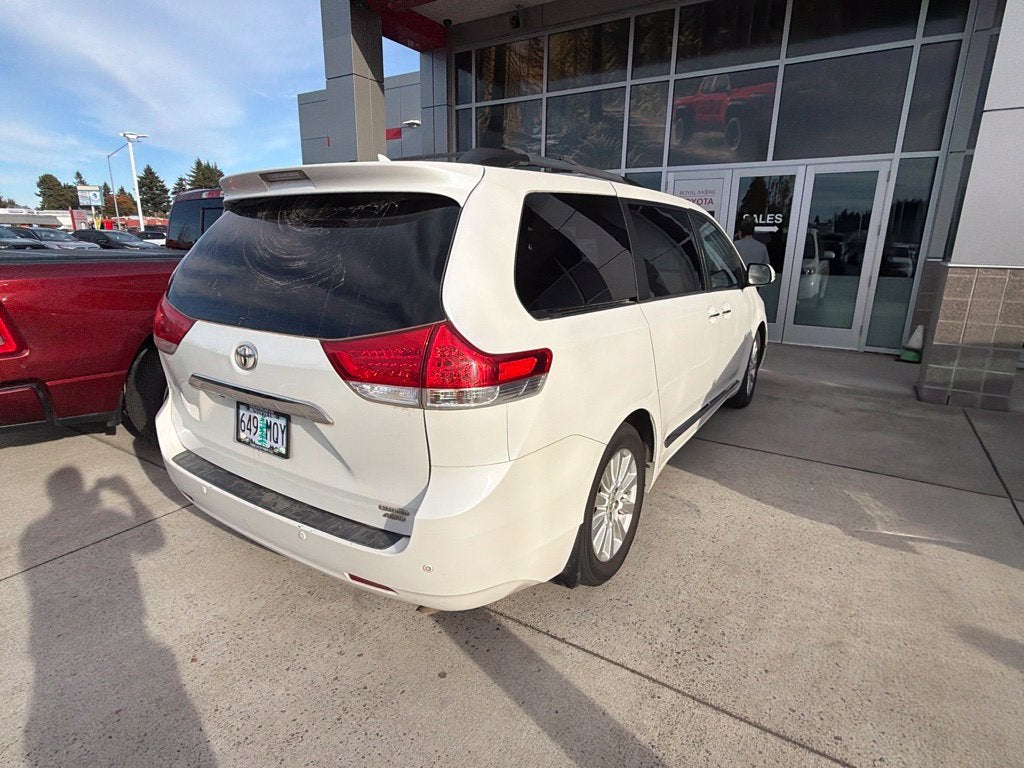 2014 Toyota Sienna Limited 7 Passenger