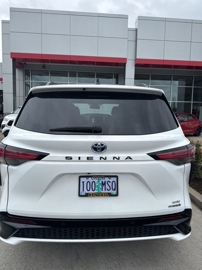 2022 Toyota Sienna XSE 7 Passenger