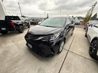 2021 Toyota Sienna XSE 7 Passenger