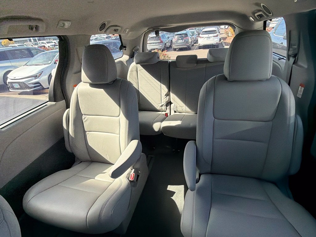 2017 Toyota Sienna XLE 7 Passenger