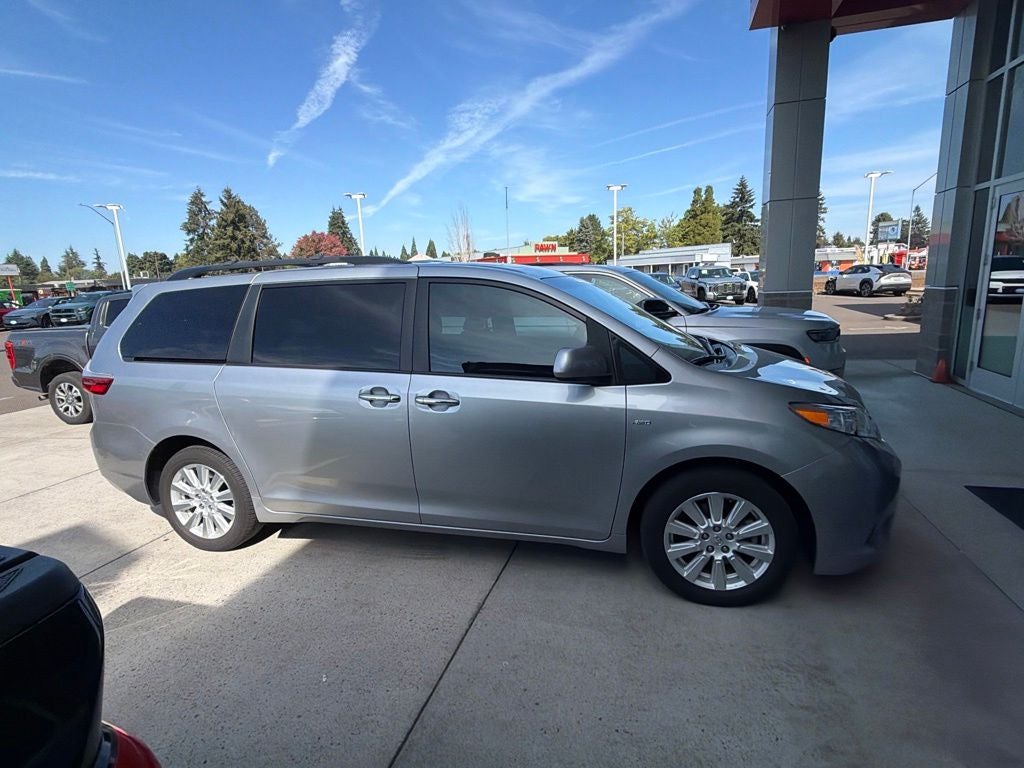 2017 Toyota Sienna XLE 7 Passenger