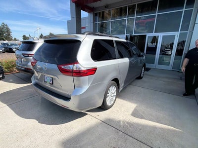 2017 Toyota Sienna XLE 7 Passenger
