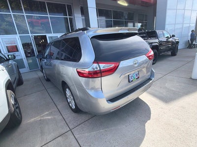 2017 Toyota Sienna XLE 7 Passenger
