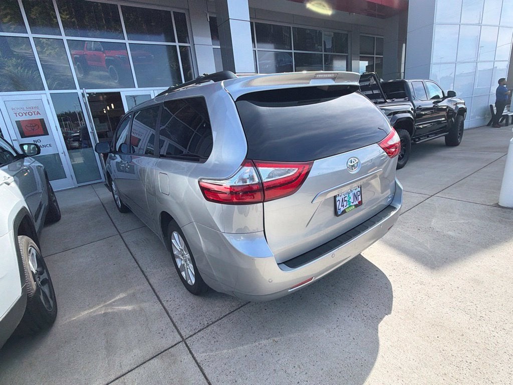 2017 Toyota Sienna XLE 7 Passenger