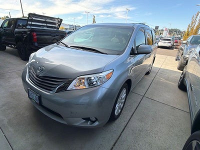 2017 Toyota Sienna XLE 7 Passenger