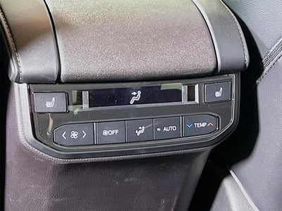 2022 Toyota Highlander Hybrid Platinum