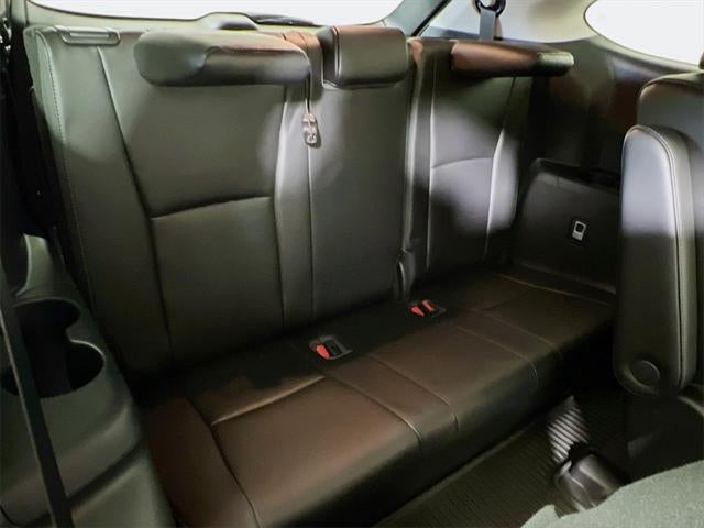 2022 Toyota Highlander Hybrid Platinum