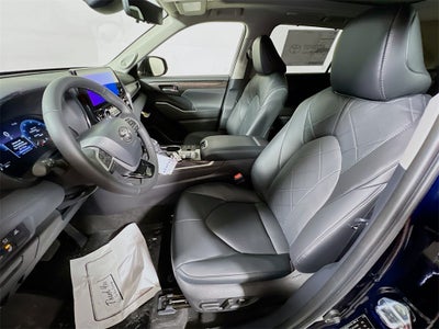2026 Toyota Highlander Hybrid Platinum