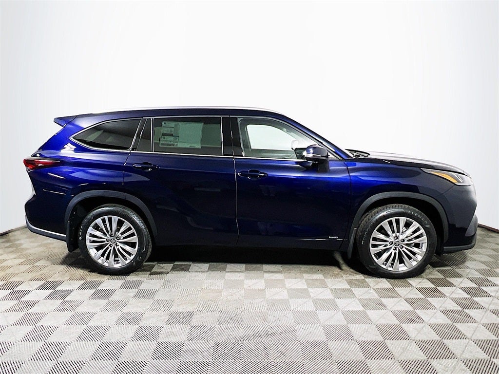 2026 Toyota Highlander Hybrid Platinum