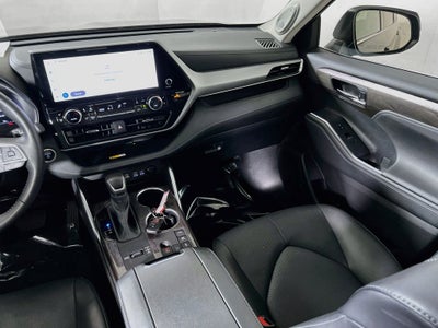 2024 Toyota Highlander Hybrid Platinum