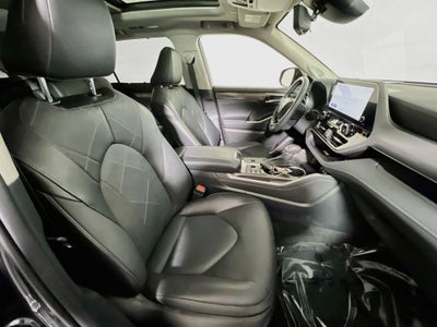 2024 Toyota Highlander Hybrid Platinum
