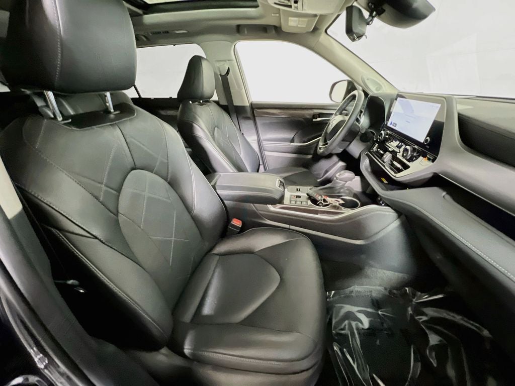2024 Toyota Highlander Hybrid Platinum