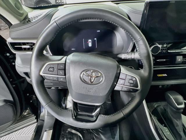 2024 Toyota Highlander Hybrid Platinum