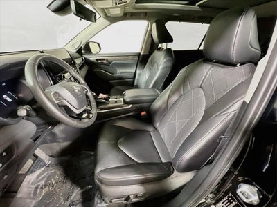 2024 Toyota Highlander Hybrid Platinum