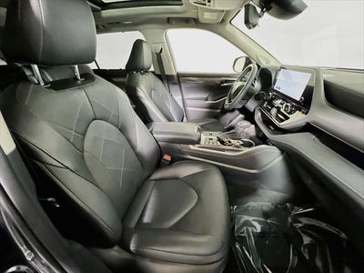 2024 Toyota Highlander Hybrid Platinum