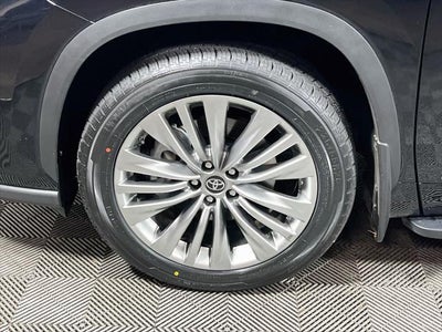 2024 Toyota Highlander Hybrid Platinum