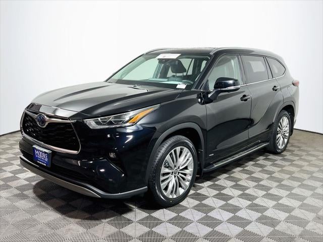 2024 Toyota Highlander Hybrid Platinum
