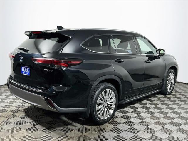 2024 Toyota Highlander Hybrid Platinum