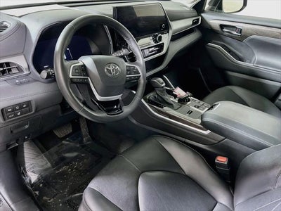 2024 Toyota Highlander Hybrid Platinum