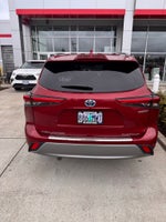 2021 Toyota Highlander Hybrid Platinum