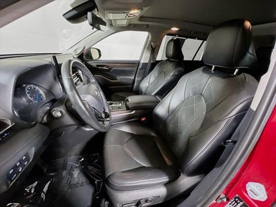2021 Toyota Highlander Hybrid Platinum