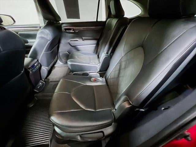 2021 Toyota Highlander Hybrid Platinum