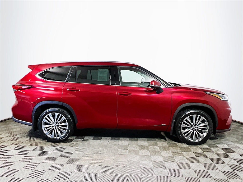 2023 Toyota Highlander Hybrid Platinum