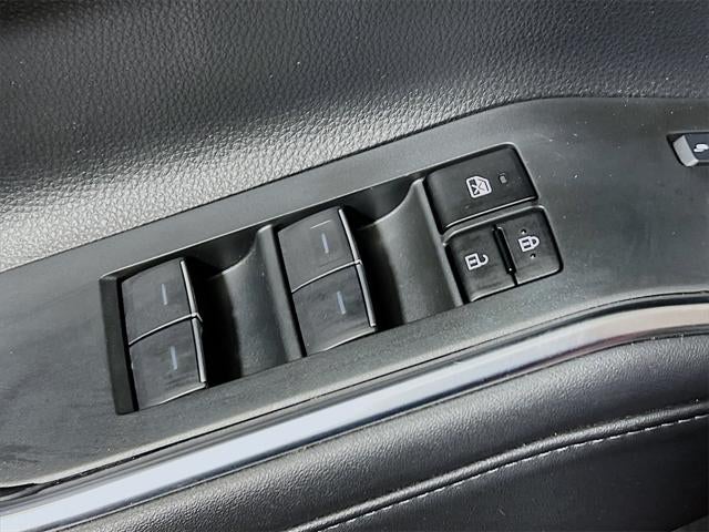 2023 Toyota Highlander Hybrid Platinum