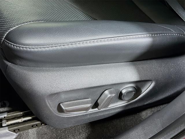 2023 Toyota Highlander Hybrid Platinum