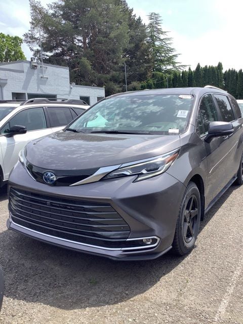 2024 Toyota Sienna Platinum 7 Passenger