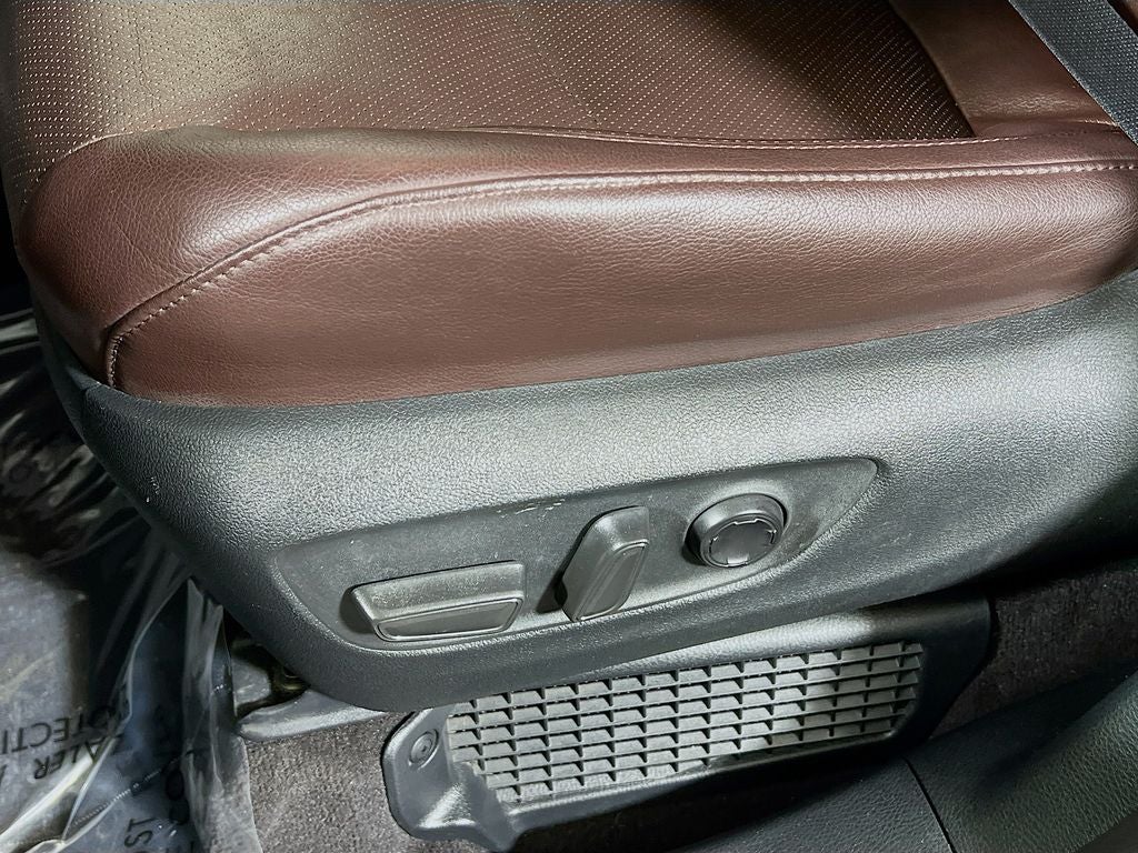 2024 Toyota Sienna Platinum 7 Passenger