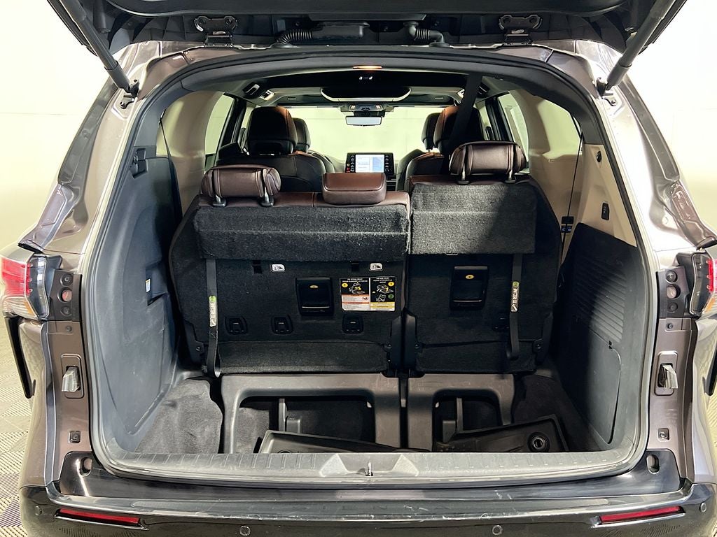 2024 Toyota Sienna Platinum 7 Passenger