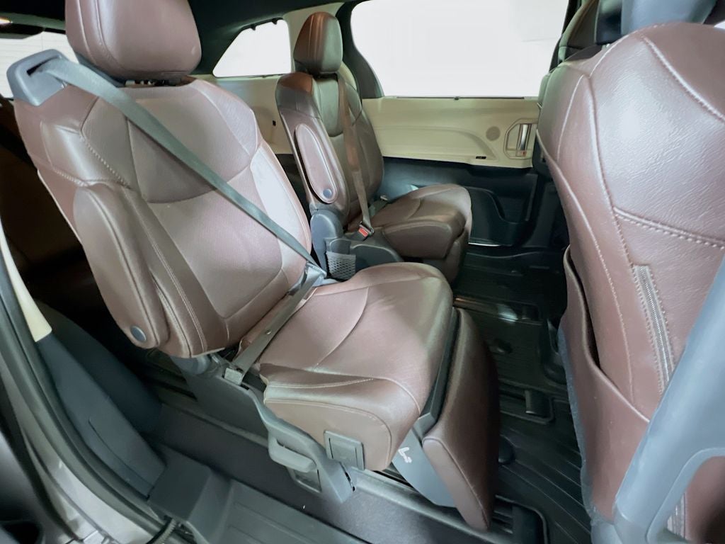 2024 Toyota Sienna Platinum 7 Passenger