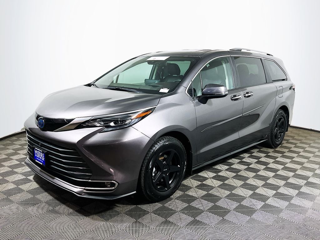2024 Toyota Sienna Platinum 7 Passenger