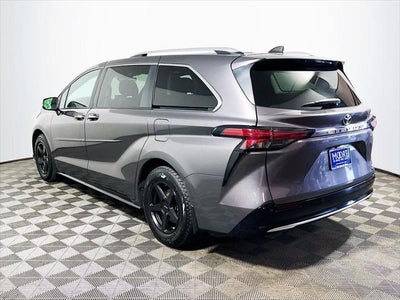 2024 Toyota Sienna Platinum 7 Passenger