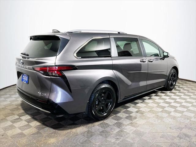 2024 Toyota Sienna Platinum 7 Passenger