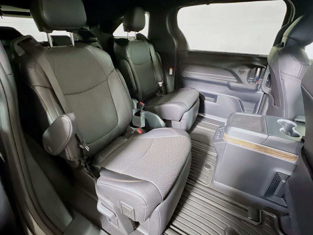 2025 Toyota Sienna Platinum 7 Passenger