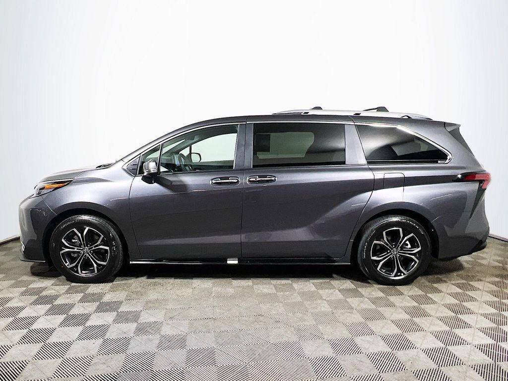 2025 Toyota Sienna Platinum 7 Passenger
