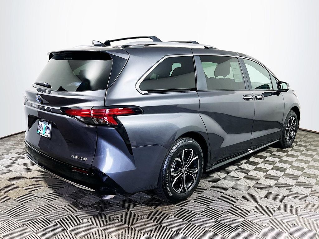 2025 Toyota Sienna Platinum 7 Passenger