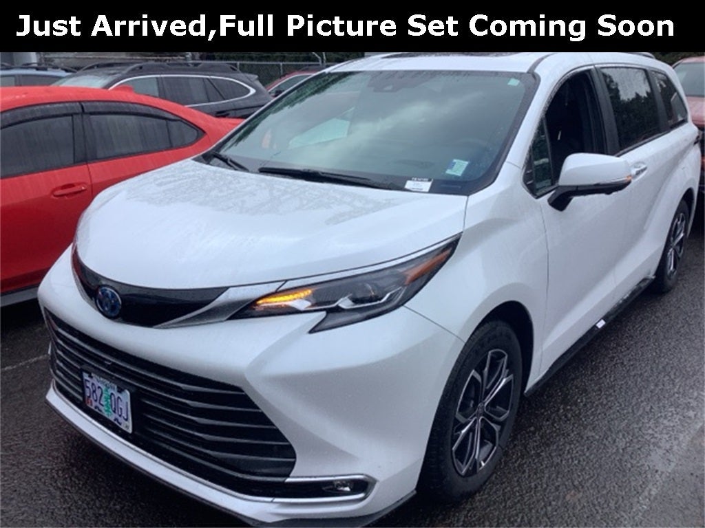 2025 Toyota Sienna Platinum 7 Passenger