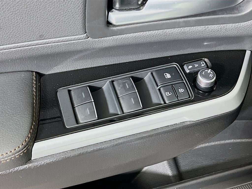 2025 Toyota Sienna Platinum 7 Passenger