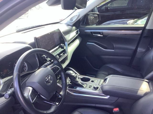 2021 Toyota Highlander Platinum