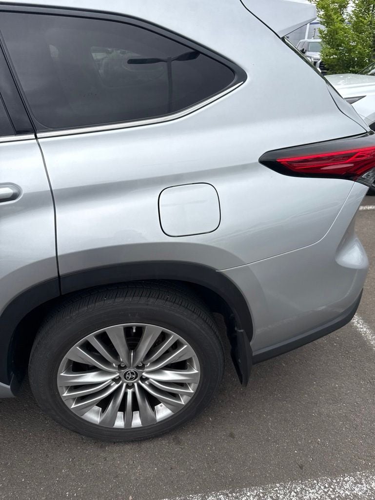 2022 Toyota Highlander Platinum