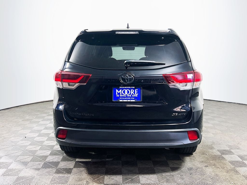 2019 Toyota Highlander SE