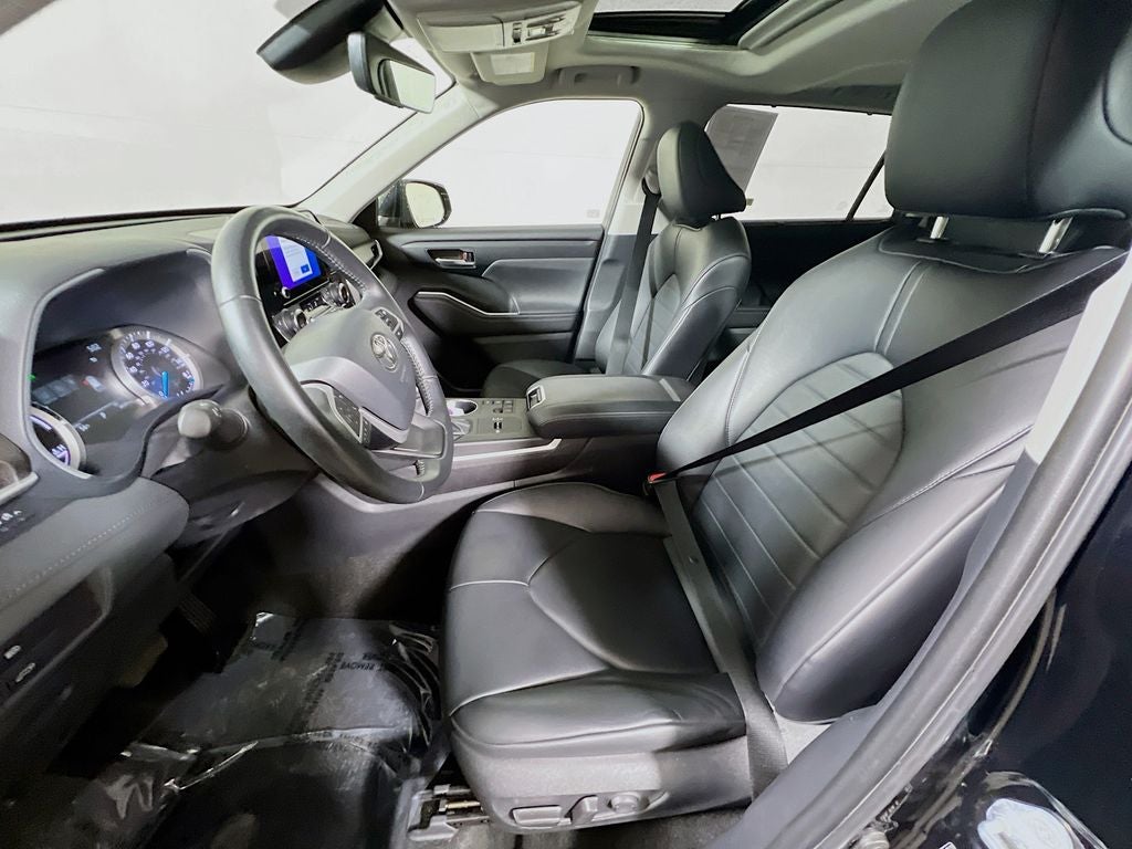 2023 Toyota Highlander Hybrid XLE