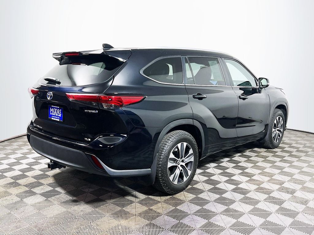 2023 Toyota Highlander Hybrid XLE