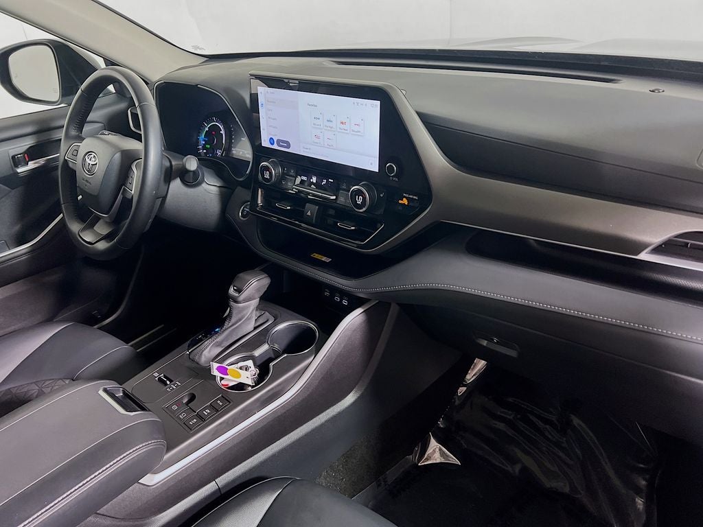2024 Toyota Highlander Hybrid XLE